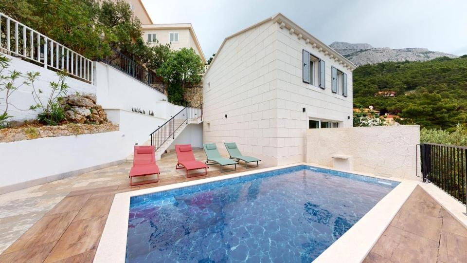 Gemuetliche Villa Mit Pool Брела Экстерьер фото